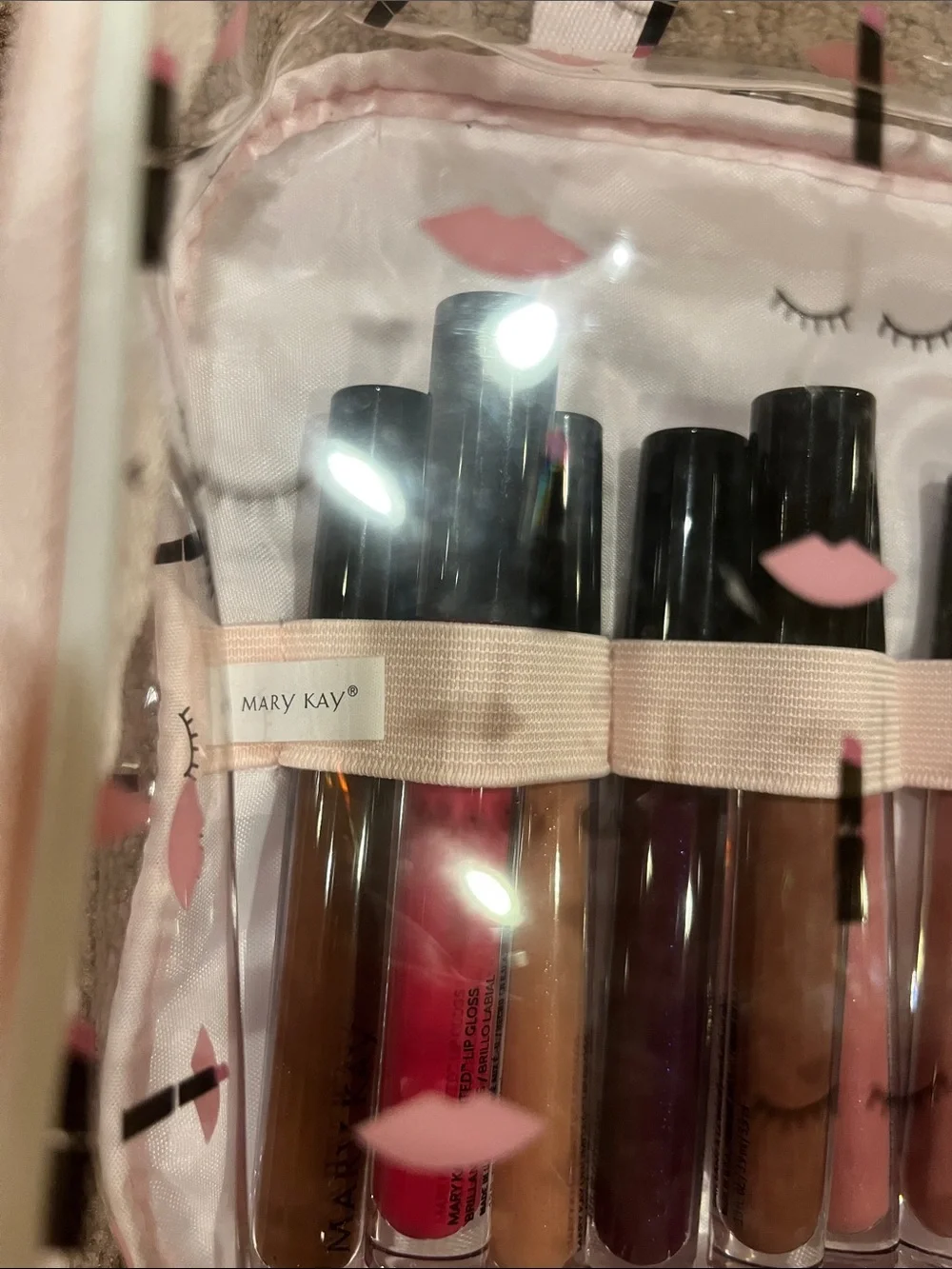 Mary Kay Ultimate Lip Gloss Set - with special edition Travel cosmetics bag
